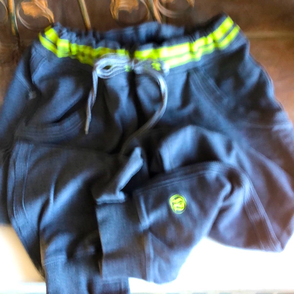 Lululemon Capri thick Sweat Pants Amazing!